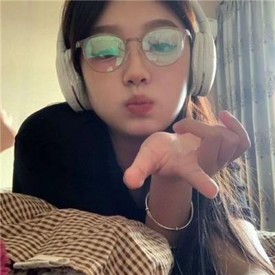 美女荒野逃亡